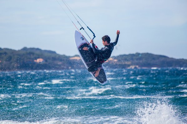 Quels sont les meilleurs spots pour le kitesurf en Afrique du Sud?